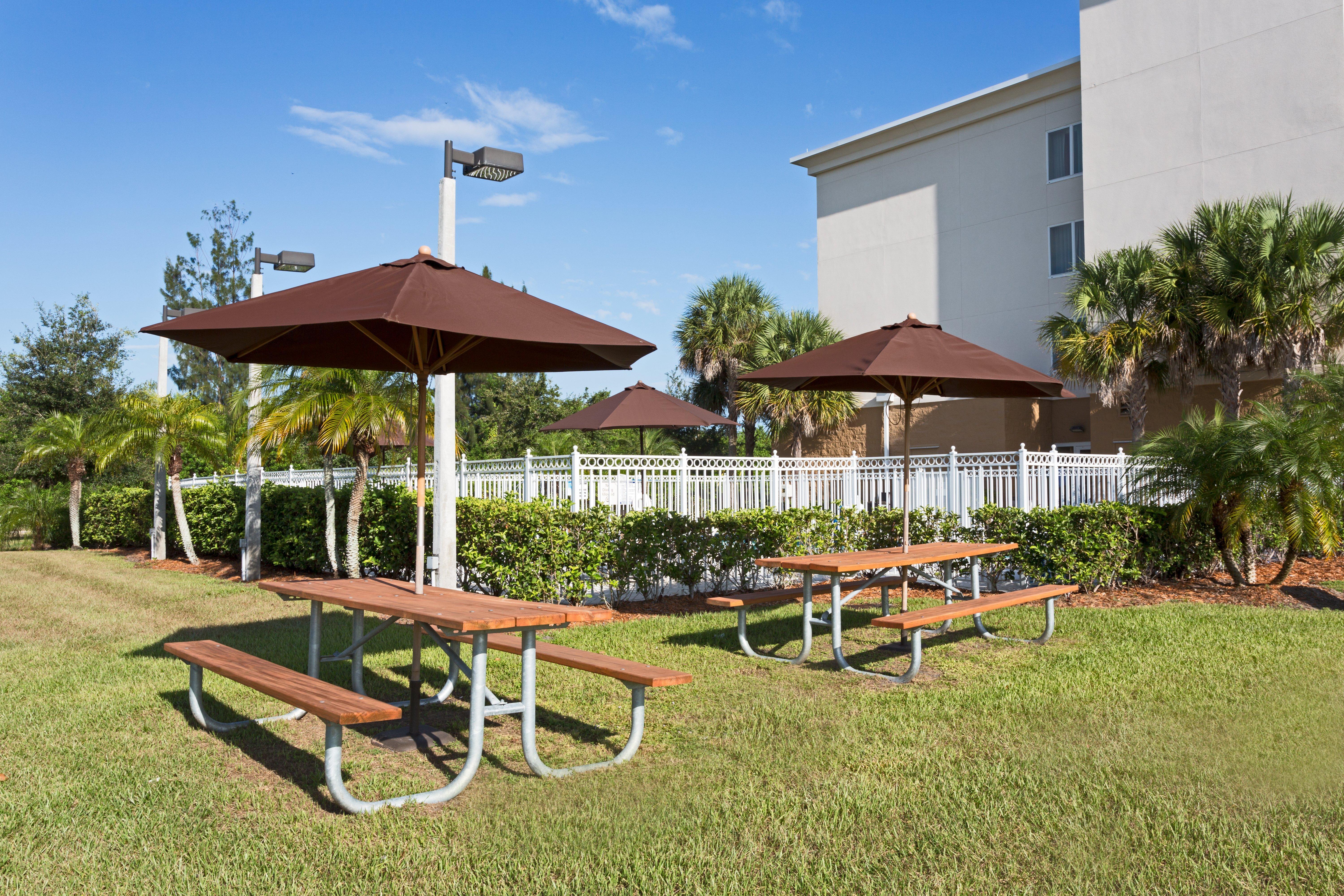 Holiday Inn Express Hotel & Suites Fort Pierce West By Ihg Ngoại thất bức ảnh